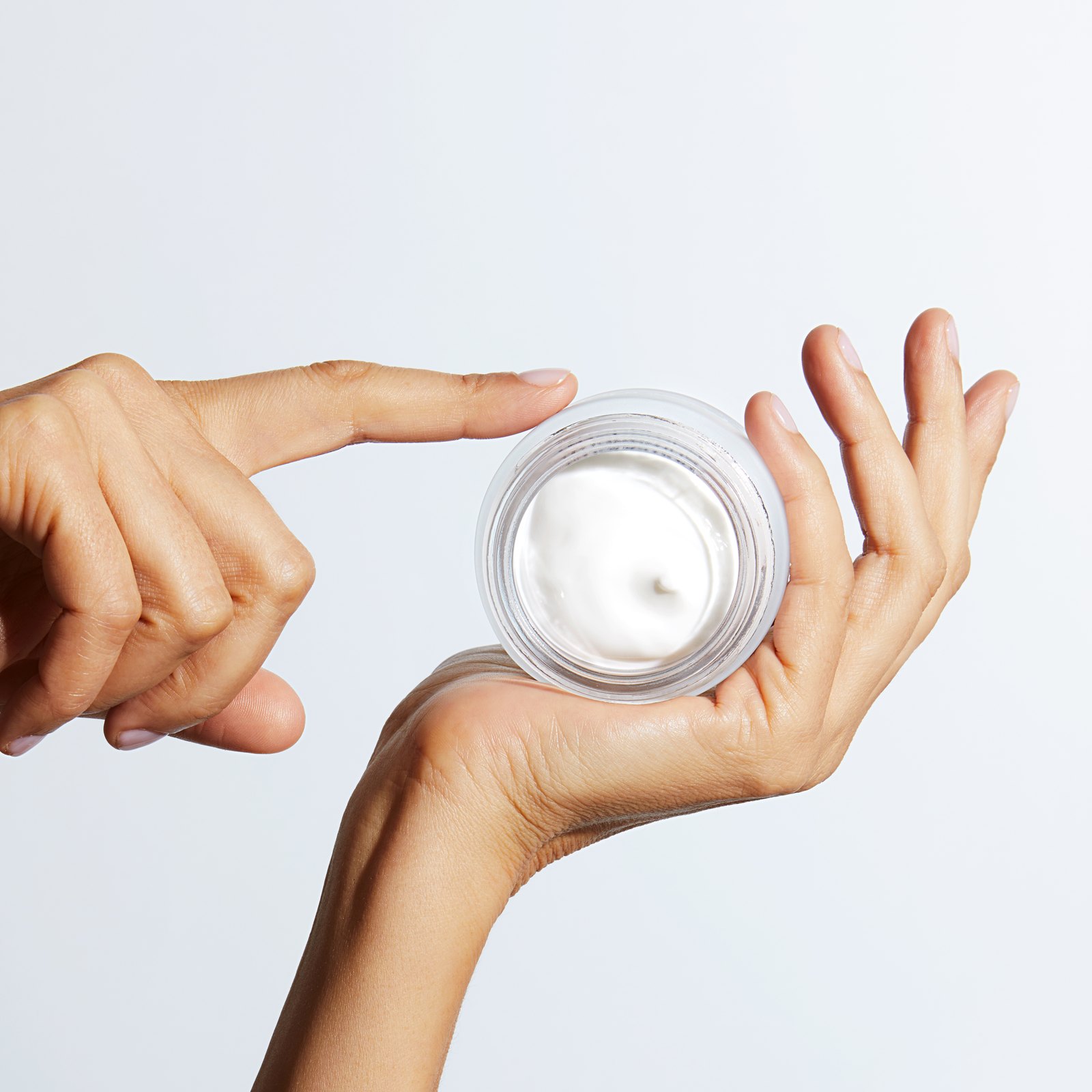 2407002-bio-cream-hand