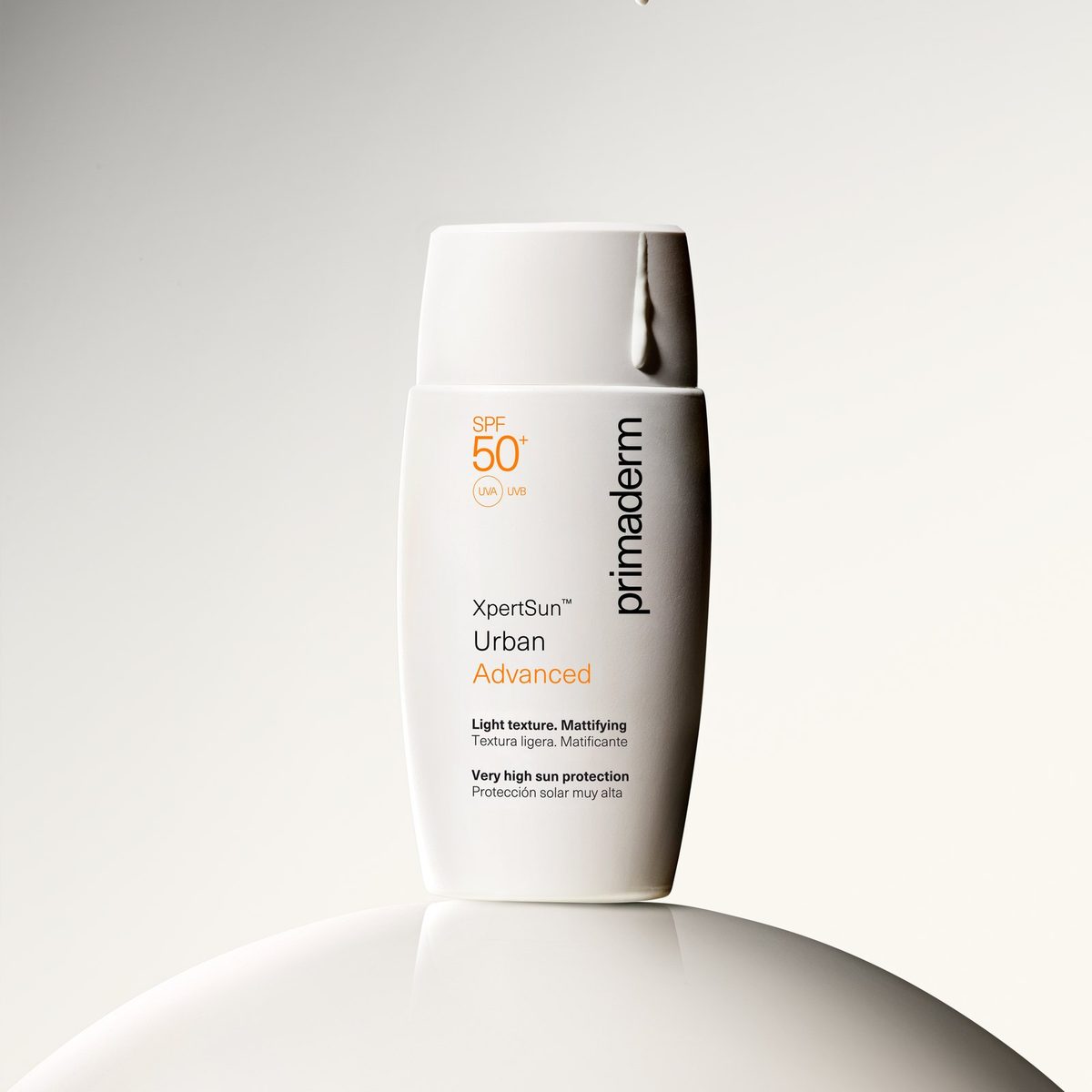 XpertSun Urban Advanced Light with a drop of its texture